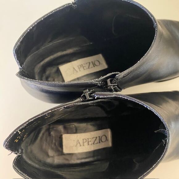 Capezio Jodi Too Black Boots 2" Block Heel Zippered Ankle Booties Women's 9M - Picture 10 of 12